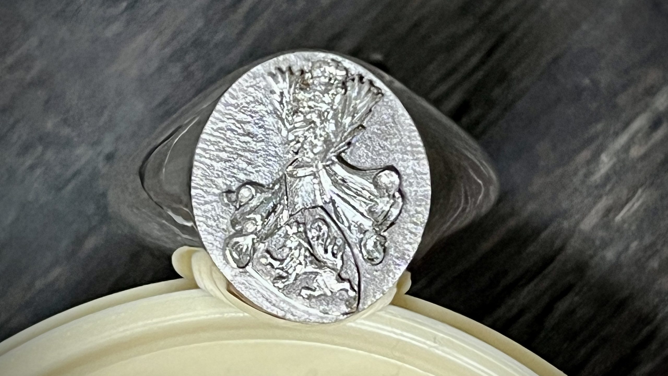 Siegelring Gold Relief